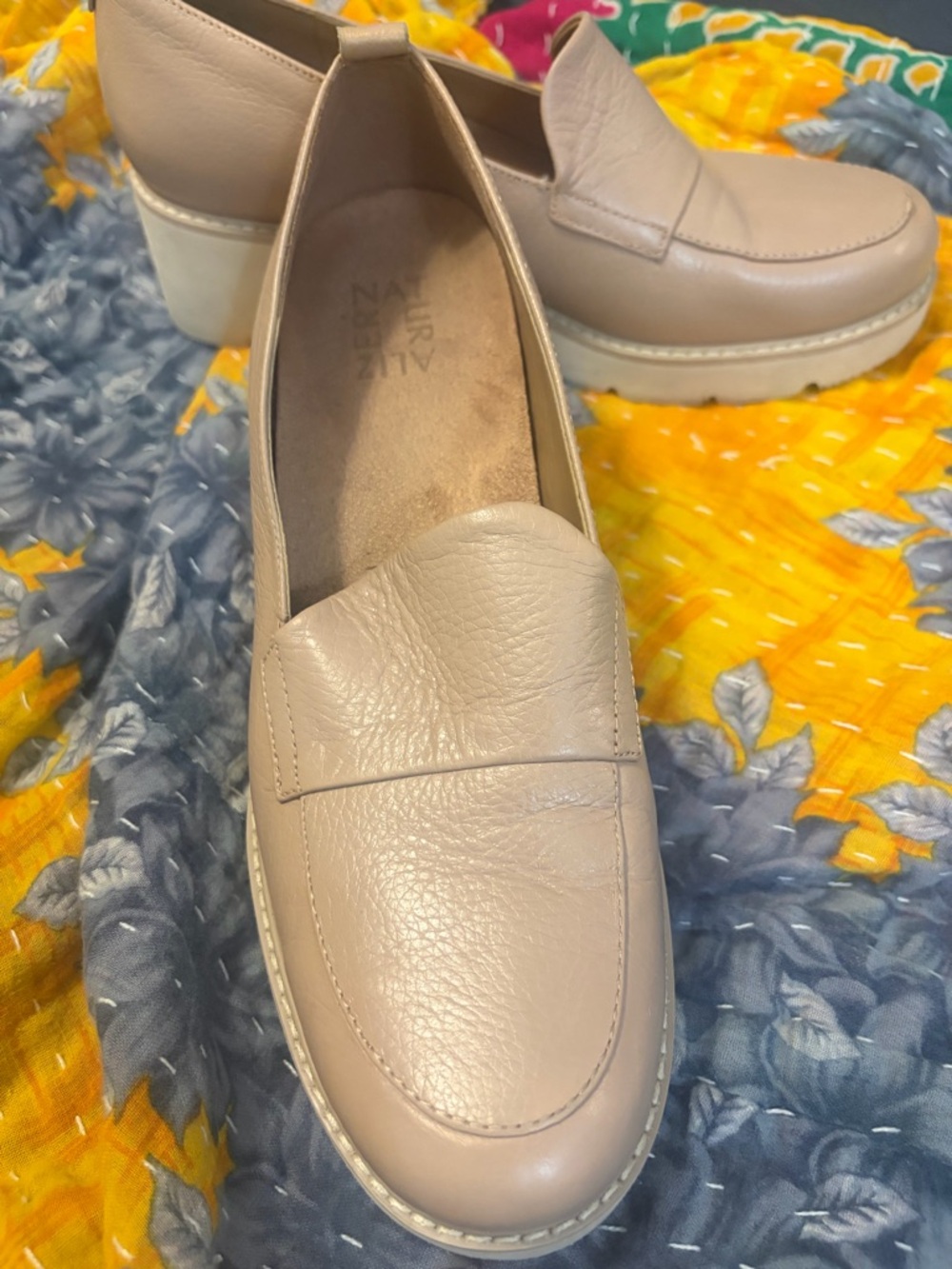 Womens -Naturalizer size 8.5 
Darry Lug Sole Loafers - Picture 3 of 6